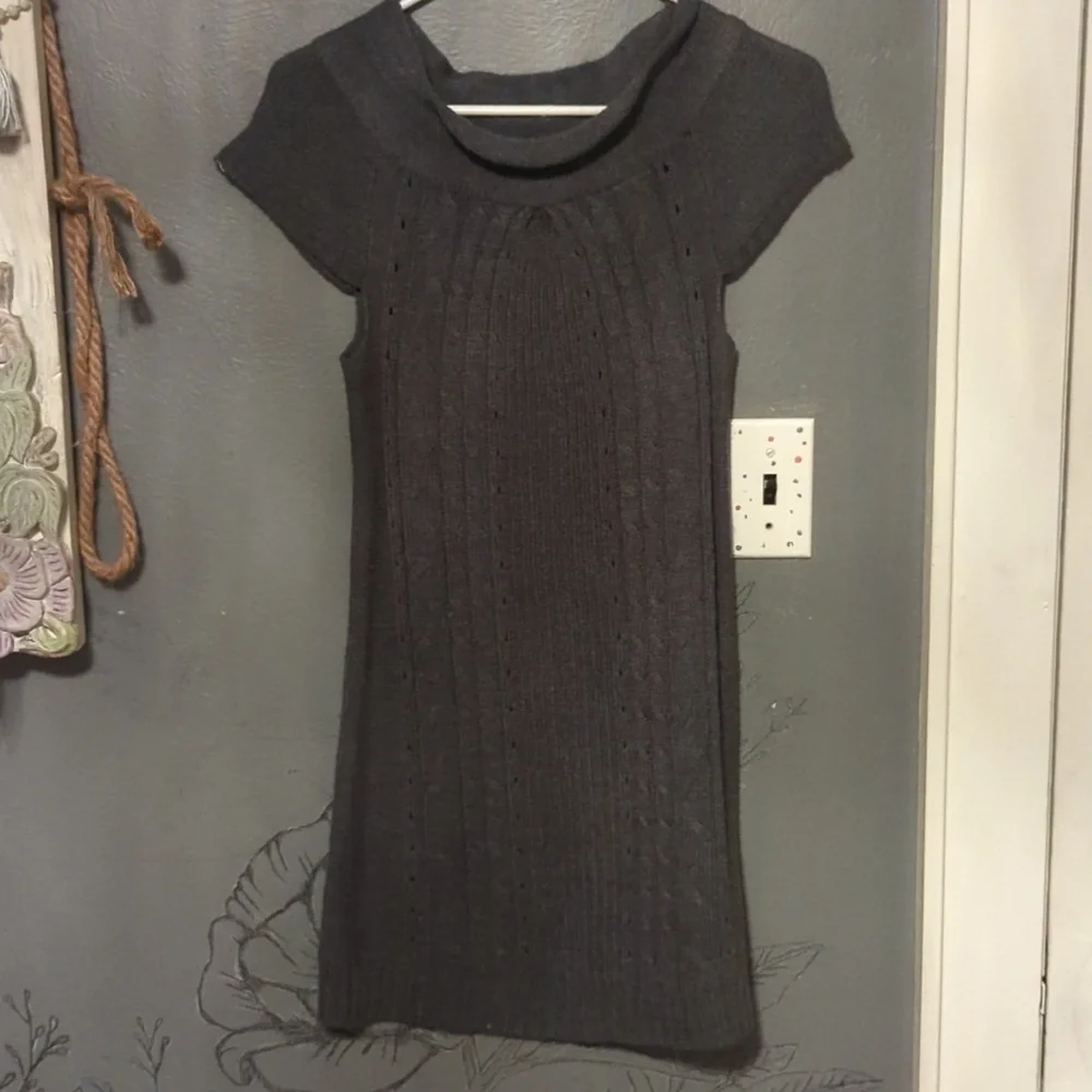 Clothes - Picture 1 of 2